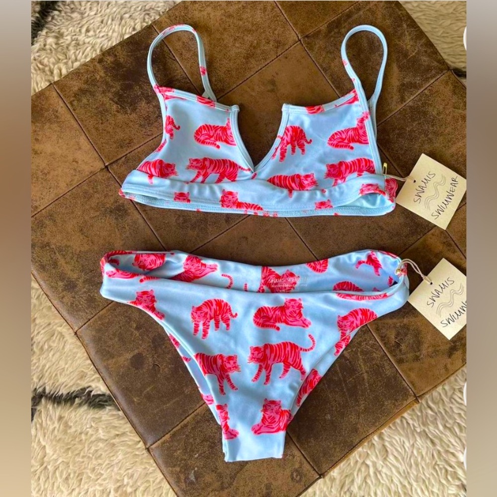 Swamis Swimwear bikini, blue with pink/red tigers ✨